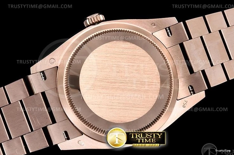 1202 RDD0223A – DayDate 36mm Packable 702